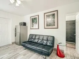 SII 1 Bedroom Tropical GEM!