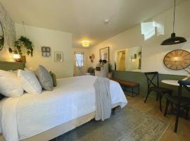 Emerald Valley Inn, nhà nghỉ B&B ở Port Angeles