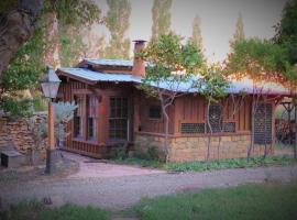 Mesa Verde Farm and Studio, hotel v destinaci Cortez