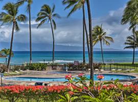 Lahaina Resort Retreat with Pool and Ocean Views!, appartamento a Kahana