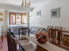 Awesome Apartment In Montalbn With Wifi And 3 Bedrooms, παραθεριστική κατοικία σε Montalbán