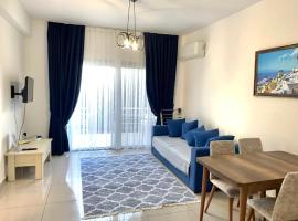 Beautiful & Quiet Two-Bedroom Apartment with Private Garden Lukomorye C1, parkimisega hotell sihtkohas Kyrenia
