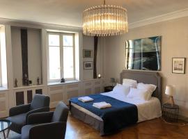 Grand studio en hyper centre, hotel in Quimper