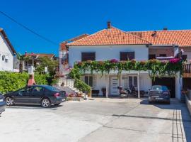 Kelava Apartments & Rooms, apartamento en Zadar
