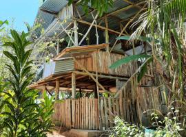 La Muñequita Lodge 2 - culture & nature experience, vandrerhjem i Palmar Sur