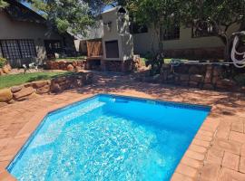 Milkwood Cottage Mabalingwe، فندق في بيلا بيلا
