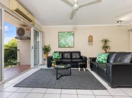 Charming CBD Apt 3bd 2bth - walk to Waterfront
