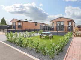 Blossom Vale Lodge, holiday home in Evesham
