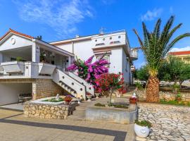 Apartments DIDO, ξενοδοχείο σε Novalja