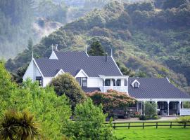 Country Homestead at Black Sheep Farm, hótel í Waipu