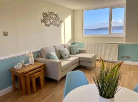 Lighthouse View, one min from harbour & beach, hotel near Scarborough Castle, Scarborough