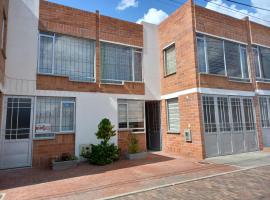 La Estación es una casa amplia, central, cómoda, abrigada e integral en Paipa, hotel a Paipa