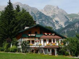 Haus Waltraut, hotel in Ramsau am Dachstein