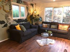 Chalet Bosrand 42 Park Veluwshof 6 p, cabin in Hoenderloo