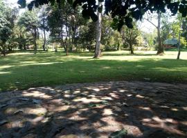 Philo Leisure Gardens, hotel v destinaci Kalangala