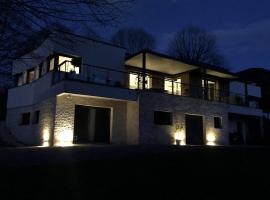 Large architect's house, casa de temporada em Périgueux