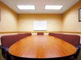 Candlewood Suites Grand Rapids Airport by IHG