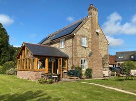 Eco-friendly Dorset cottage with spa set in heart of countryside, spa hotel in Sydling St Nicholas