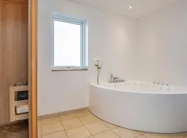10 person holiday home in Haderslev-By Traum