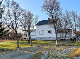 Seaside Retreat in Lyngen-By Traum, Hotel in Svensby
