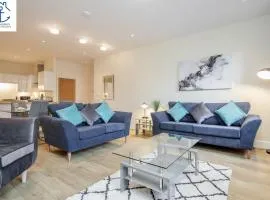 Spacious luxury 2 Bed Apartment by 7 Seas Property Serviced Accommodation Maidenhead with Parking and Wifi
