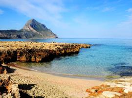 Terra d'amare, hotel a Castelluzzo