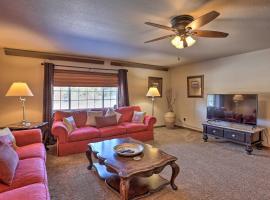 Centrally-Located Deadwood Apt with Mountain Views!, hotel v destinaci Deadwood