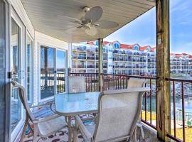 Sunny Condo Situated Right on Lake of The Ozarks!, apartment in Camdenton