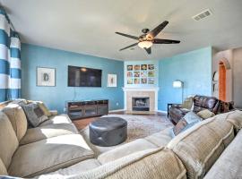 Centrally Located Kyle Home Walk to Pool and Park!, vacation home in Kyle