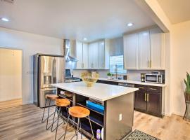 Picturesque Dallas Home Near Dtwn with Fire Pit!, vacation home in Dallas
