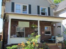 Wanderfalls Guesthouse & Hostel, hostel in Niagara Falls