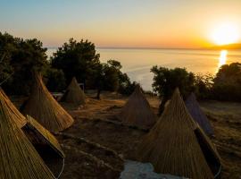 Aphrodite Family Eco Camping, hotel cerca de Baths of Aphrodite, Neo Chorio