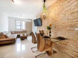Luxury and modern apartment on the main beach