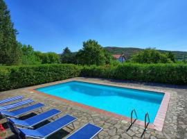 Casale Ambra by PosarelliVillas, hotelli kohteessa Ambra