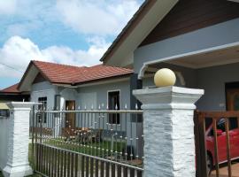 Ulya Homestay 1, жилье для отдыха в городе Kampung Raja