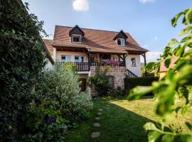 Gîte l'Agapé, готель у Рикевірі