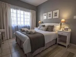 Lyndo's Cove, Close to the WATERFRONT, Nautilus Cove security complex