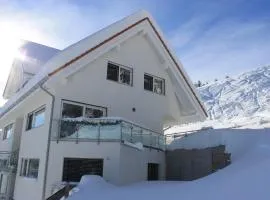 Moderne 3-Zimmerwohnung, an Skipiste, mit Aussicht