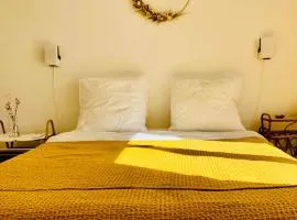 Charmant T3 au milieu des pins, terrasse sud, vue mer, plage à pieds, fibre et garage privé inclus