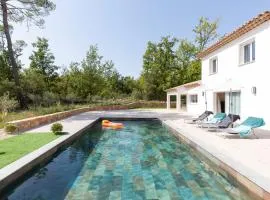 Superbe Villa Seillans LA GRANDE BASTIDE avec piscine, jardin, climatisation et salle de sport