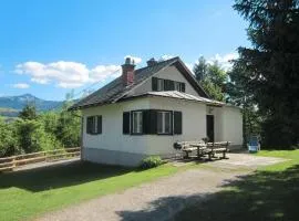 Holiday Home Landhaus Grüne Oase by Interhome