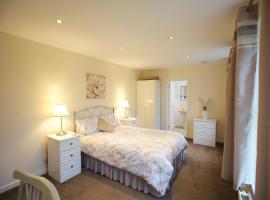 Waterfall Cottage, hotel with parking in Launceston