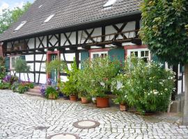 Holiday Home Haus Schwärzel by Interhome, hotel con parcheggio a Neuried