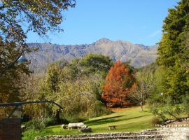 Hostería Rural Monte Bérico, hotel amb piscina a Los Hornillos