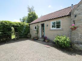 Henhouse Cottage, hotel with parking in Gillamoor