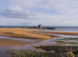 Pass the Keys Lovely 3 Bedroom House in Centre of Elie, holiday home in Elie