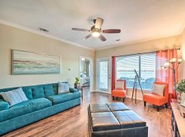 Richland-Chambers Reservoir Condo with Pool!, Hotel in Corsicana