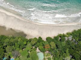 Beachfront Villa, Abundant Wildlife, Best Location, hotel in Cocles