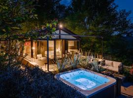 The Glass House & SPA - The Orginal One, wellness hotel v destinaci Terruggia