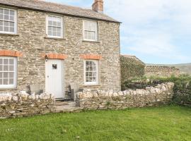 Home Farm Cottage, holiday home in Boscastle